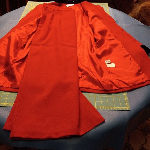 Casual Corner Red Jacket and Skirt Set - Picture 2 of 12